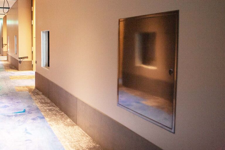 Vegg og himlingsluker